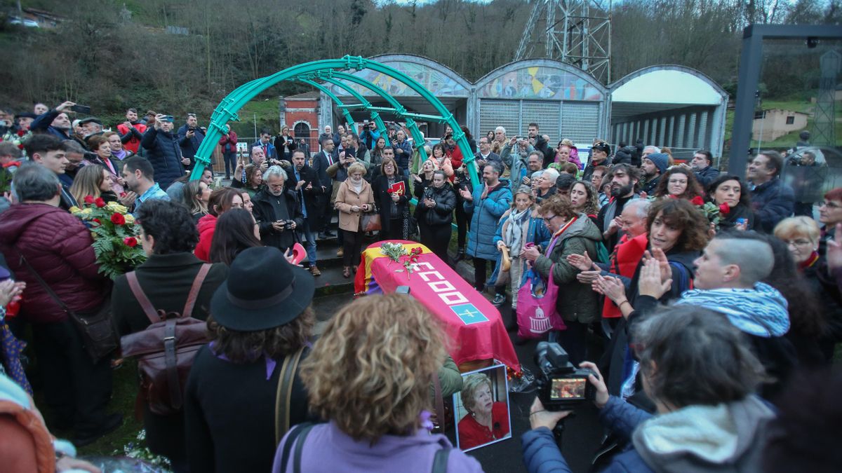 La última manifestación de Anita Sirgo, ejemplo de "lucha y dignidad"