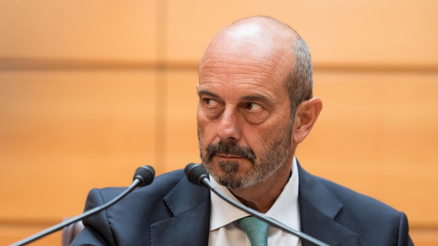 Archivo - El presidente de la mesa del senado, Pedro Manuel Rollán Ojeda, durante un pleno en el Senado, a 17 de julio de 2025, en Madrid (España).