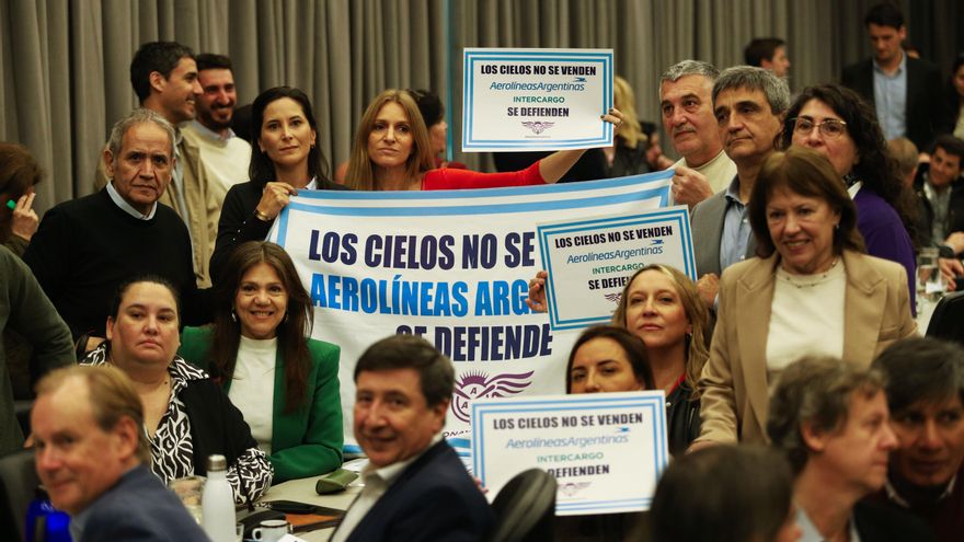 El Gobierno acelera y está cerca de reunir los votos en Diputados para privatizar Aerolíneas