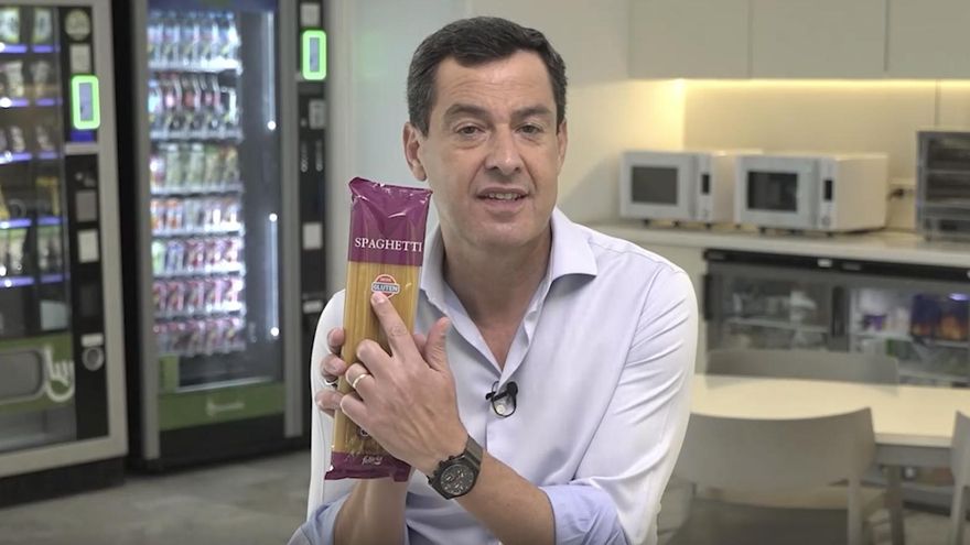 Moreno responde al ataque de Junts a su política fiscal con otra deducción de 100 euros en el IRPF para personas celíacas