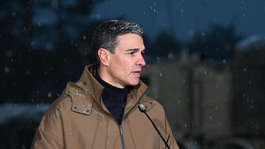 Pedro Sánchez en rueda de prensa desde Letonia.
