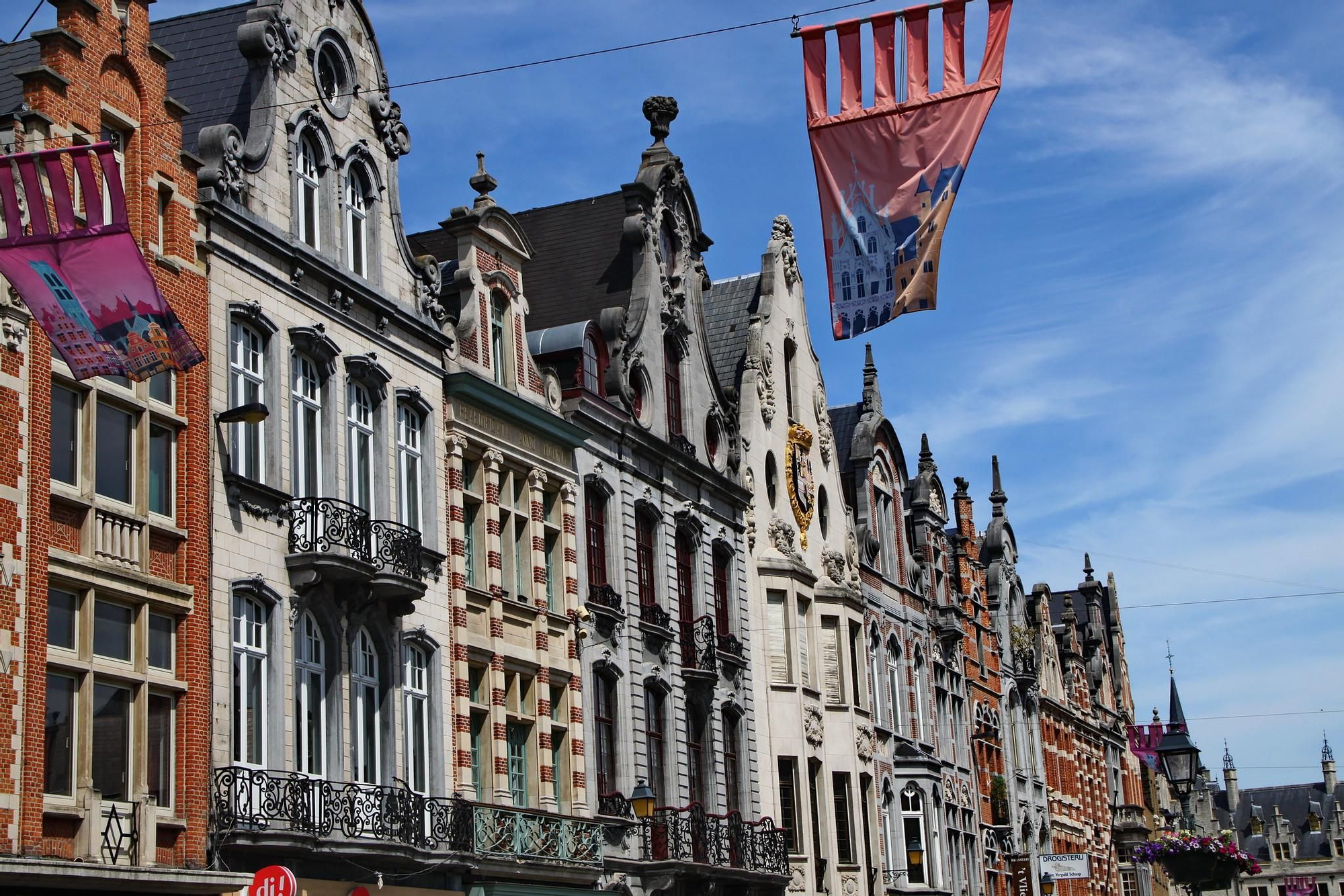 Fachadas flamencas de la calle IJzerenleen.