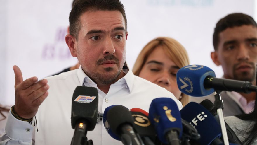 Oposición venezolana afirma que tiene el 60 % de los testigos acreditados para comicios