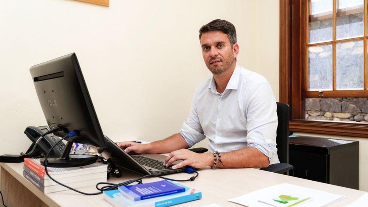 Javier Peña, concejal de Servicios Públicos y Nuevas Tecnologías del Ayuntamiento de Tijarafe.