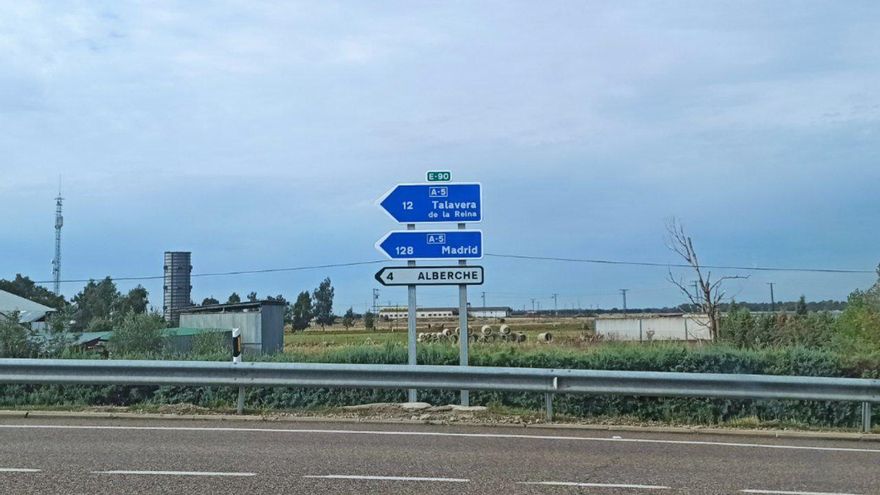 El pueblo de Toledo que borra su nombre franquista de las señales de tráfico pero que los vecinos no quieren perder