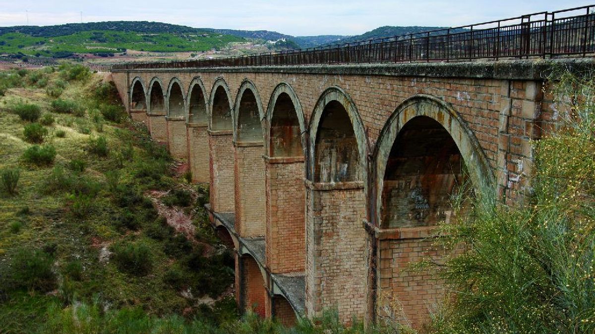 Uno de los viaductos en el último tramo del Camino
