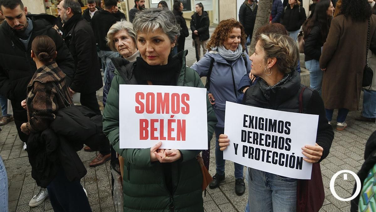 Concentración en Córdoba por la educadora asesinada en Badajoz