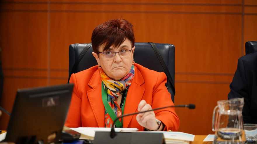 Osakidetza detecta ahora vacunas caducadas de 2023 y llama a familias para que vuelvan a inmunizar a los niños