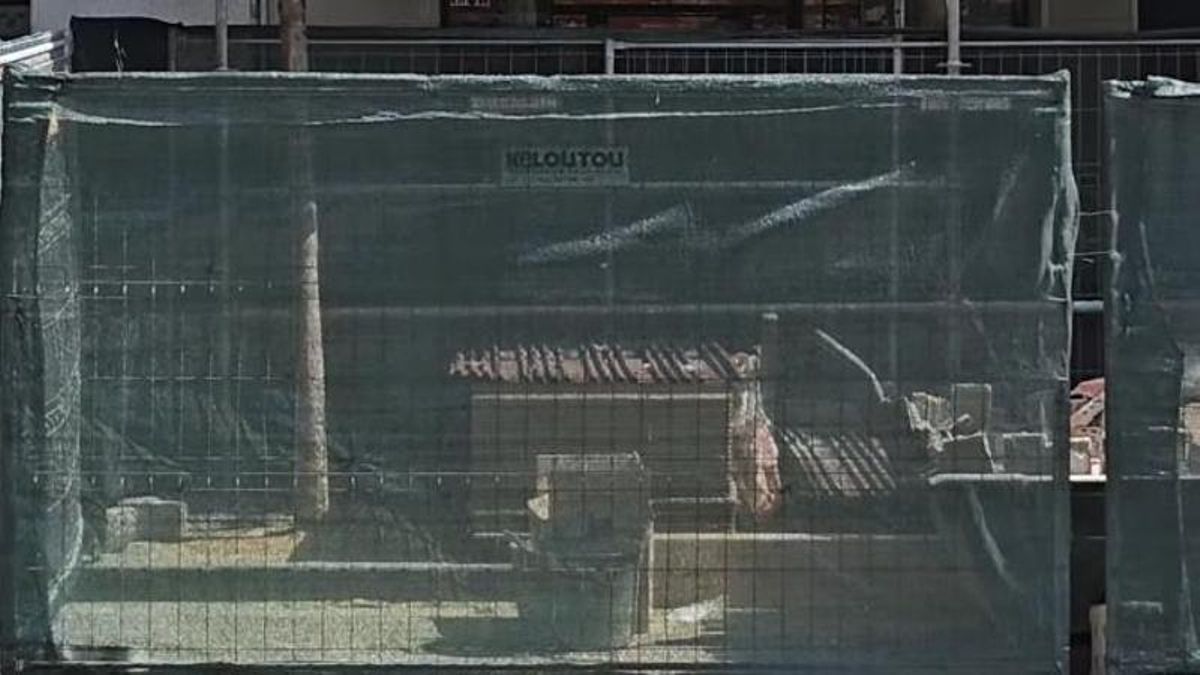 Una librería local y única escondida tras un andamio en Logroño