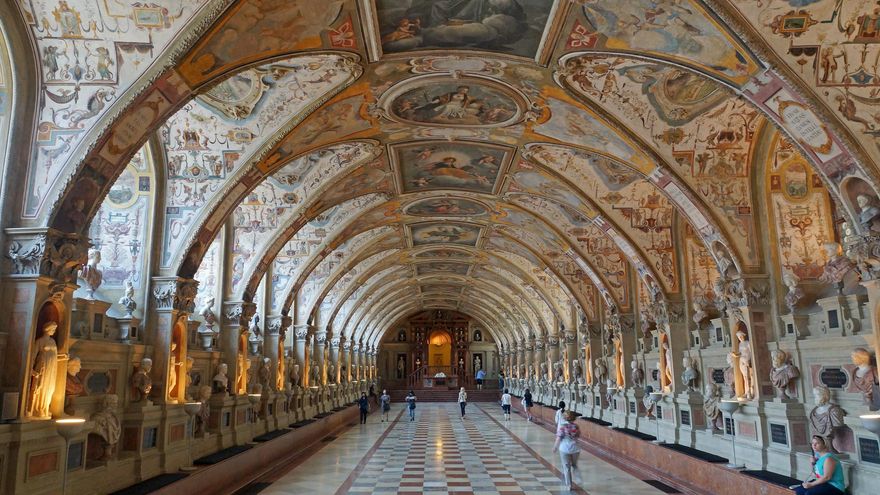 El Anticuario. Esta sala del palacio es uno de los gérmenes de los museos modernos.