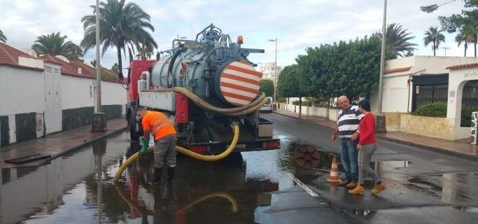 El temporal produce pequeños incidentes en algunas calles de Maspalomas (Maspalomas Ahora)