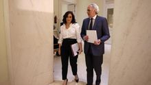 La presidenta de la Comunidad de Madrid, Isabel Díaz Ayuso y el consejero de Sanidad, Enrique Ruiz Escudero.