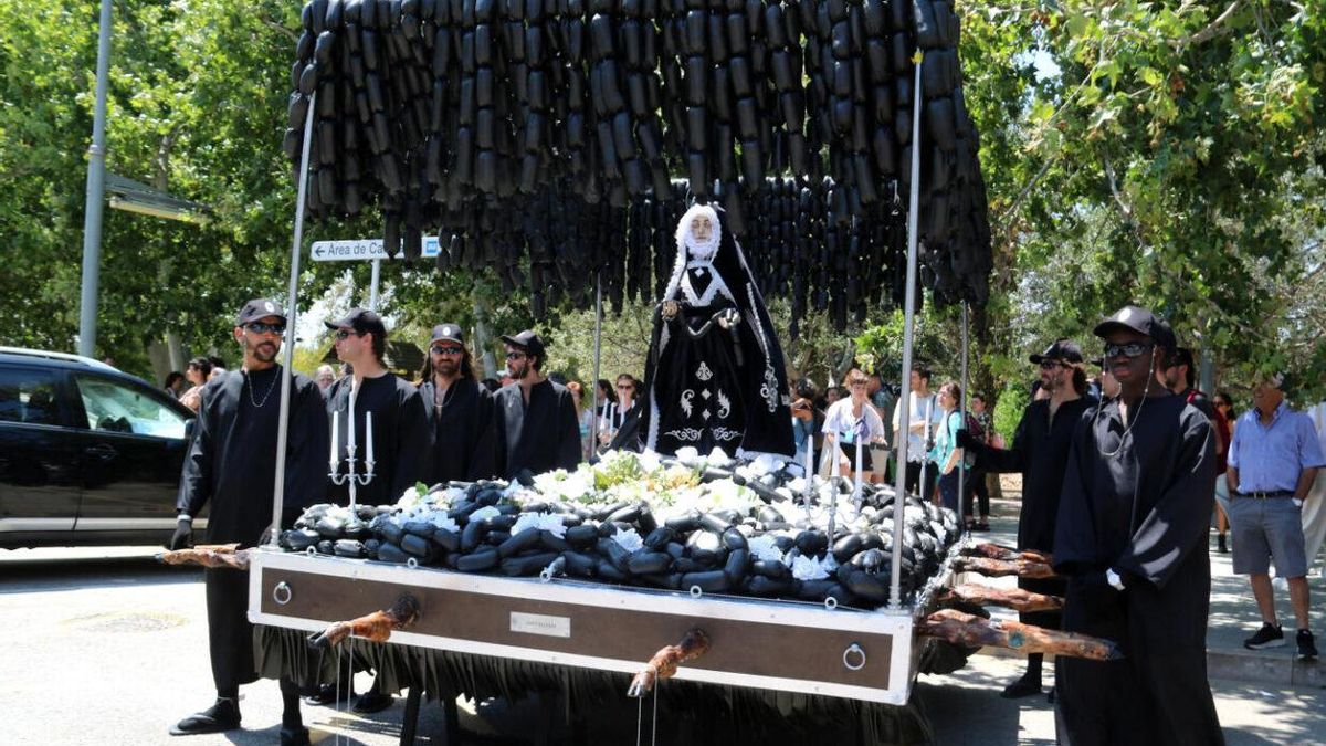 Los ultras Abogados Cristianos llevan de nuevo a un artista al juzgado por una 'performance' de una procesión