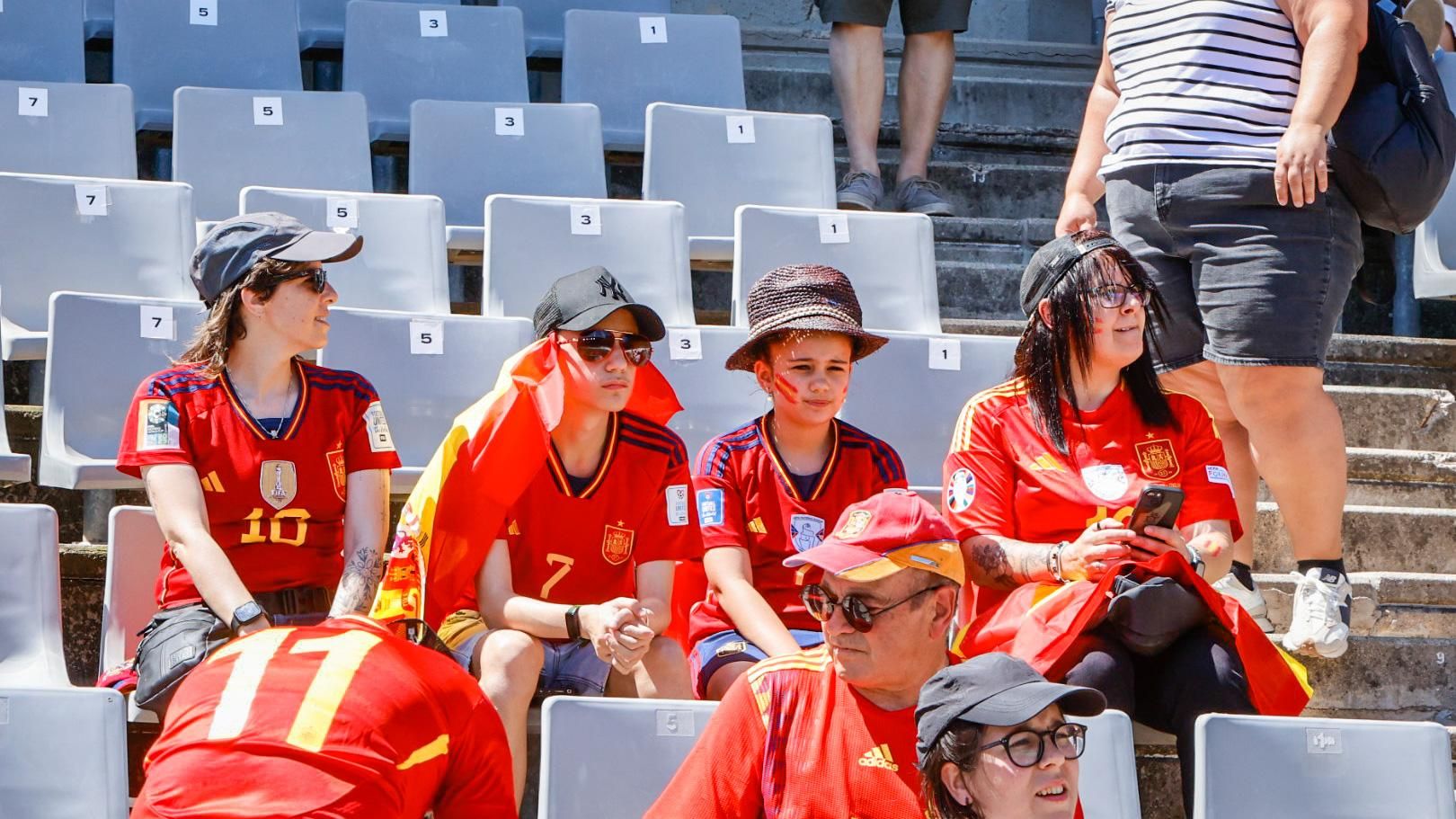 Afición en el partido de la selección femenina  España - Ucrania