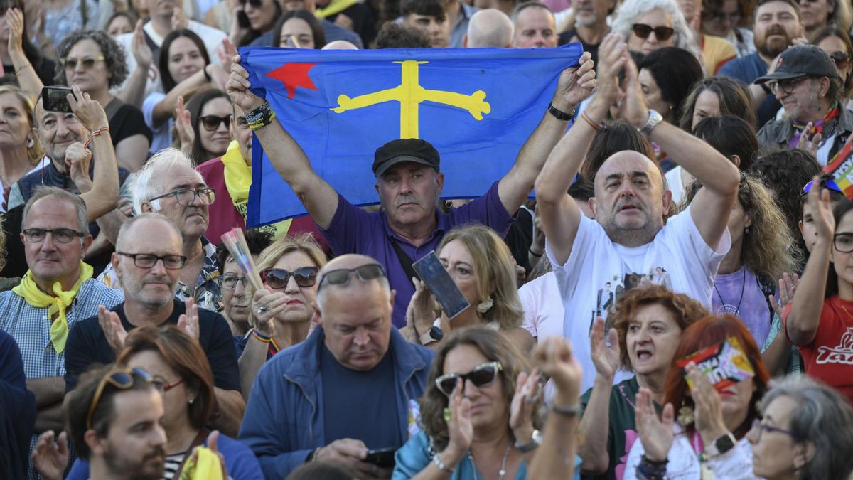 Concentración en Oviedo contra las agresiones fascistas
