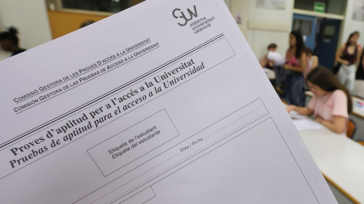 Un total de 25.666 alumnos se examinan "con normalidad" de la PAU en las cinco universidades públicas valencianas
