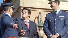 Federico Trillo y el entonces príncipe Felipe, junto al jefe del Ejército del Aire, Eduardo González-Gallarza