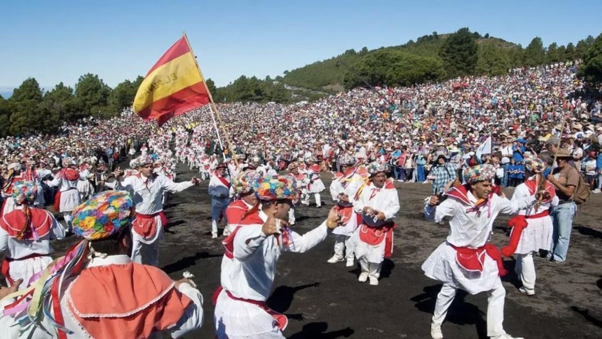 Un momento de la Bajada de la Virgen de los Reyes que se celebra en El Hierro.