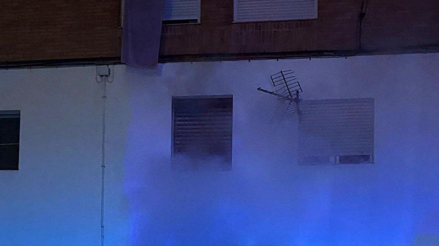 Sofocado un incendio de trastero en un edificio de Santander