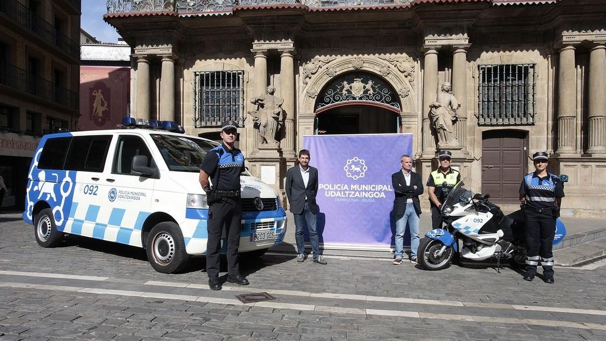 La Policía Municipal de Pamplona estrena nueva imagen pasando al color azul