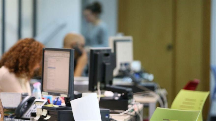 El Gobierno pacta con los sindicatos una oferta de empleo público con 29.578 plazas