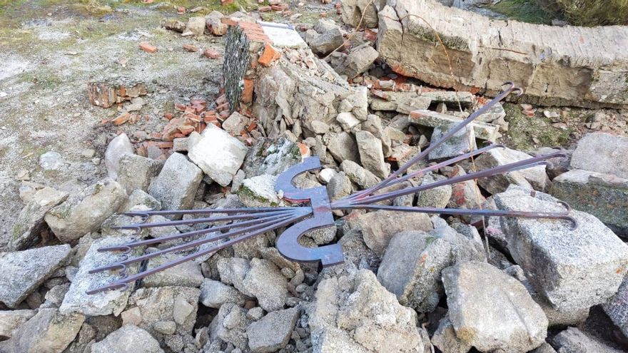 El monumento franquista derruido en el Puerto del Pico, en Ávila.