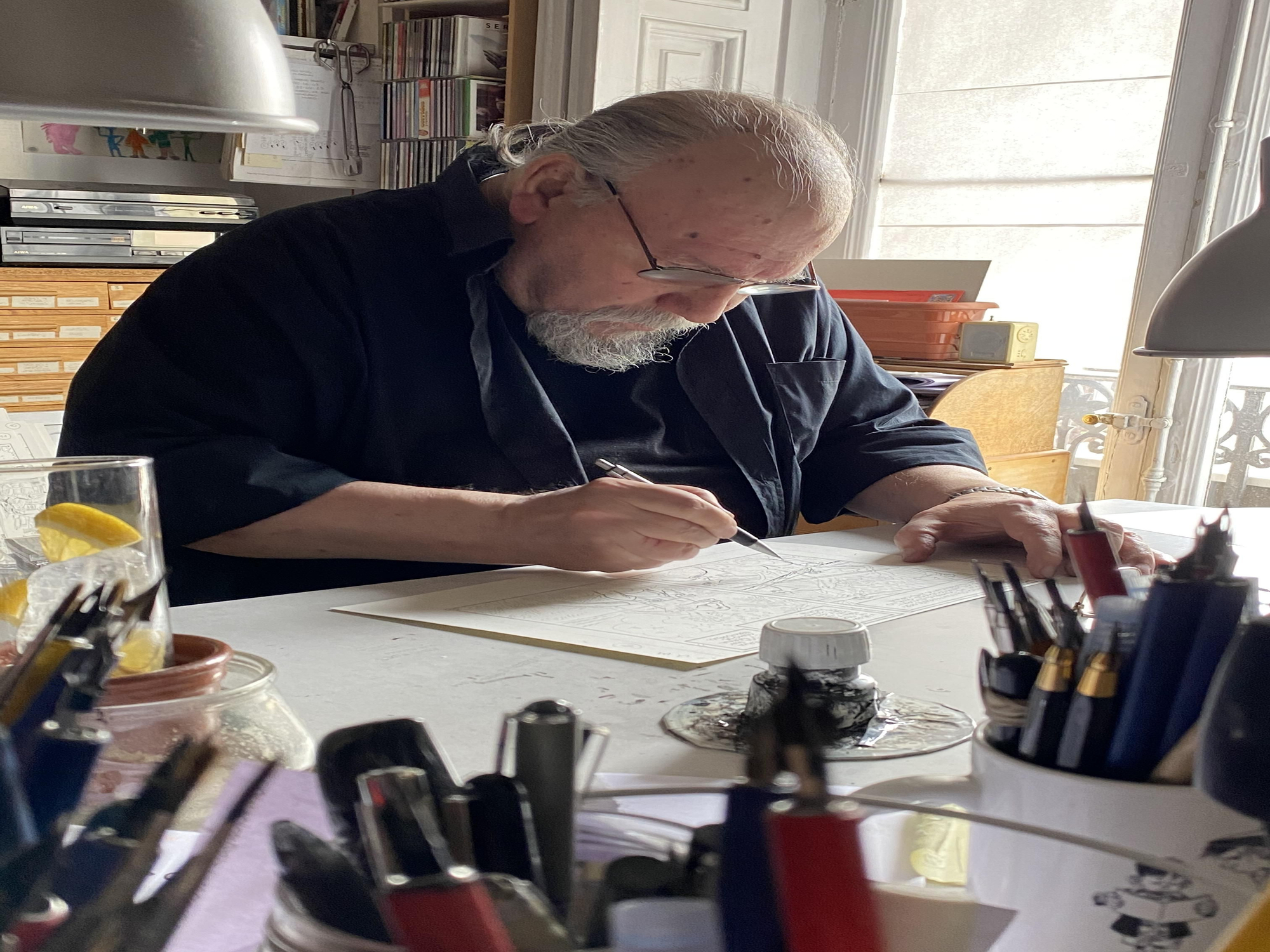 El dibujante Carlos Giménez termina con su gran obra en nueve tomos sobre la infancia huérfana en la posguerra, 'Paracuellos'