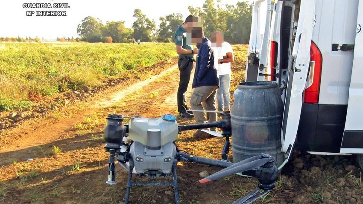 Sorprendido cuando usaba un dron en la zona restringida del aeropuerto de Badajoz