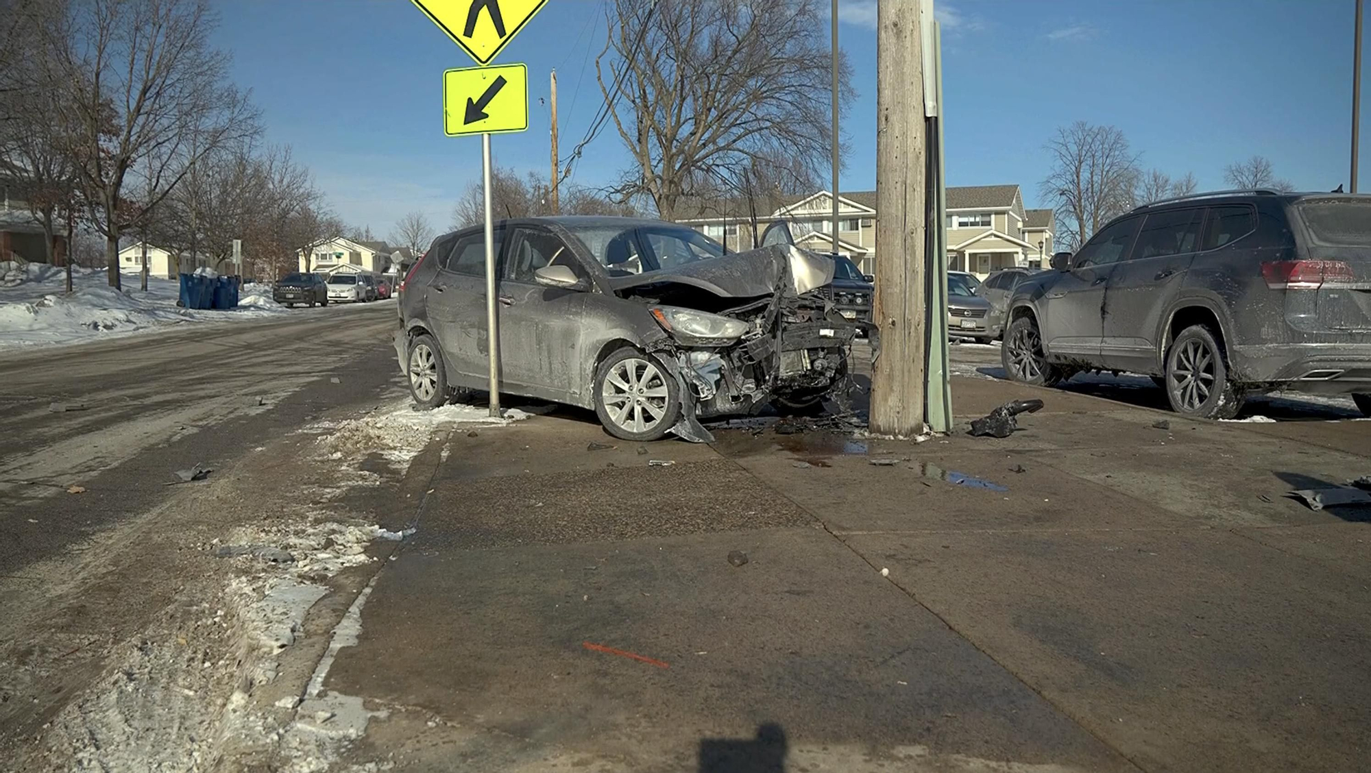 Coche de Christian Salamanca embestido por el ICE en St Paul, el 26 de enero de 2026.