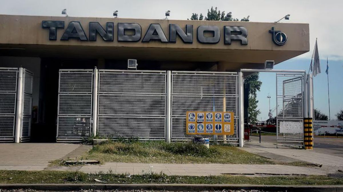 Secuestran más de US$367.000 en allanamientos por presuntas coimas vinculadas a Tandanor
