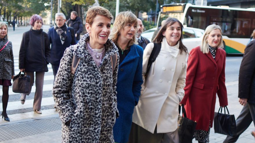 Chivite presume de liderar un Gobierno "que funciona y avanza" y pide "prestigiar" la política