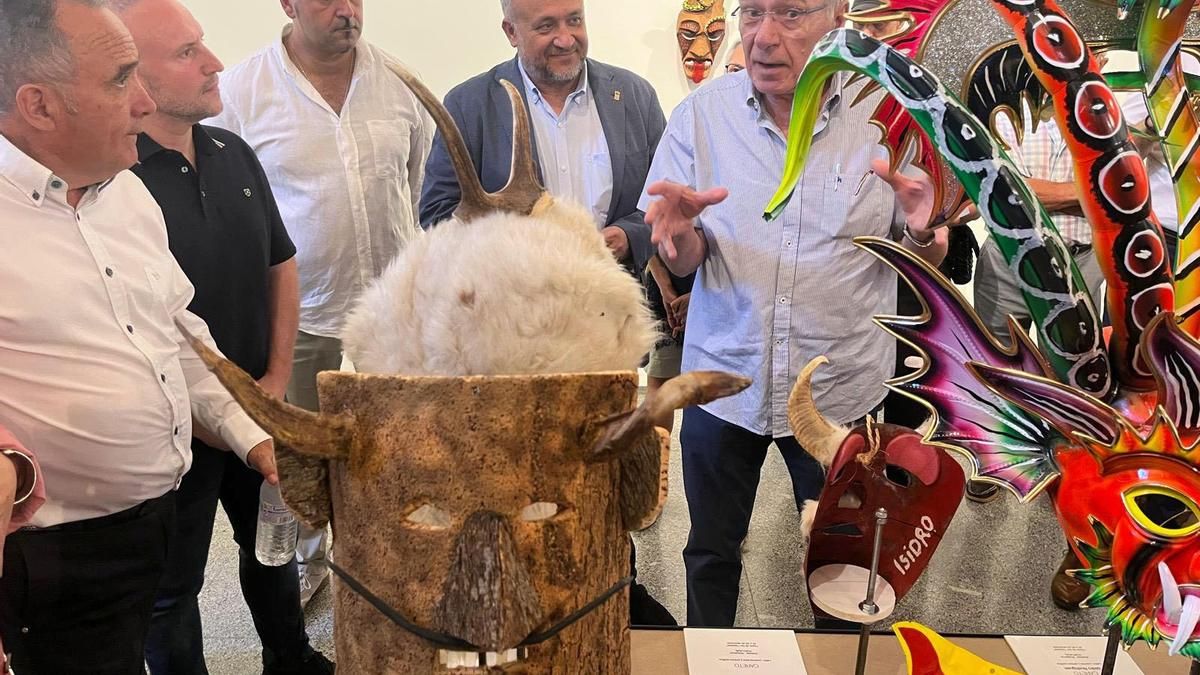 Inauguración de la exposición 'Máscaras. Símbolos de identidad' en el Museo de los Pueblos Leoneses, Mansilla de las Mulas.