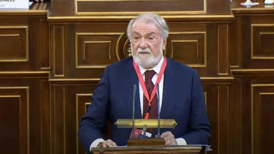 Jaime Mayor Oreja, en la cumbre antiaborto del Senado: "Están ganando los científicos que defienden la verdad de la creación frente al relato de la evolución"