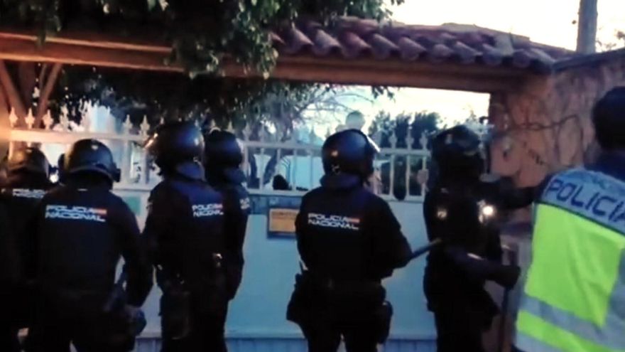 La Policía libera en Alicante a once mujeres, dos de ellas menores de edad, víctimas de explotación sexual