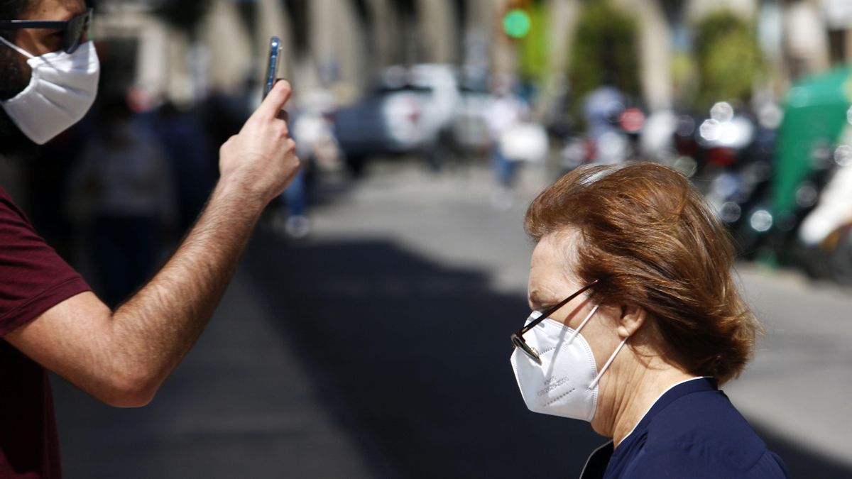 Ambiente en Málaga con personas con mascarillas que aún se encuentra en Fase 1 a las espera de pasar a la fase 2 la próxima semana. Málaga a 25 de mayo del 2020