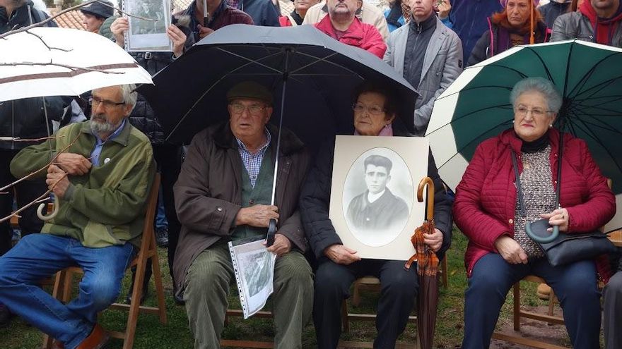 Homenaje a las víctimas y represaliados por el franquismo en Cáceres