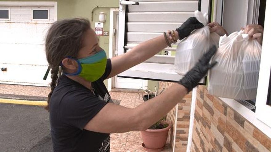 El servicio de catering a domicilio atiende a más de 100 unidades familiares y el servicio de cestas de alimentos a domicilio de Gestión del Medio Rural a 228 unidades familiares