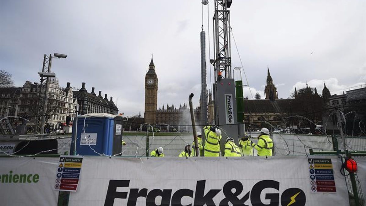 Protesta contra el fracking en Londres ante el Parlamento británico