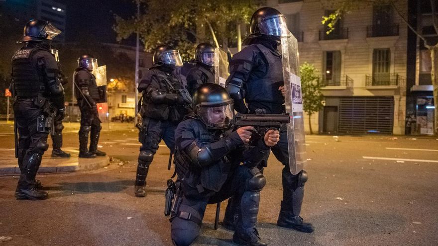 Heridos 288 agentes y detenidas 194 personas durante los disturbios en Cataluña esta semana