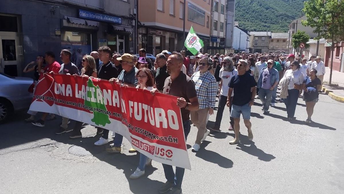 Laciana sale a la calle para exigir un futuro.