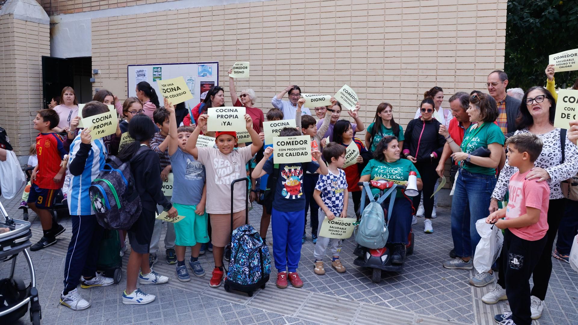 Protesta por el comedor en el Colegio Hernán Ruiz de Córdoba