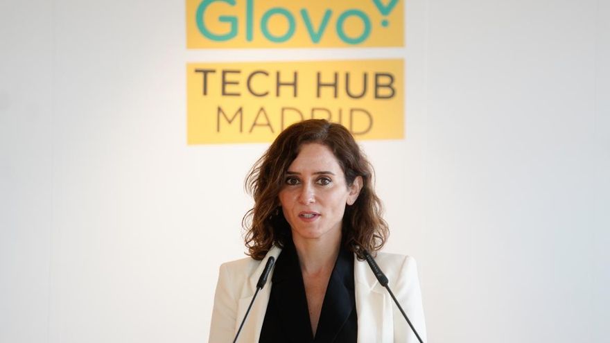 La alianza de Ayuso con Glovo para entregar comida a personas vulnerables alcanza los 3.000 envíos este año