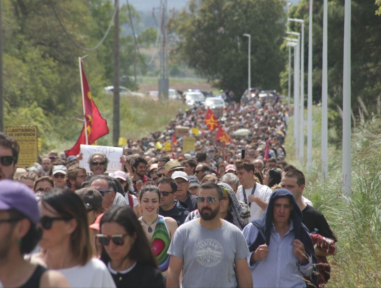 Ha habido gaiteras, pandereteras y otros músicos que han acompañado la manifestación.