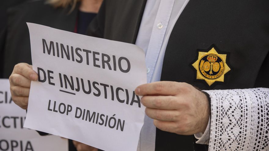 Justicia y los letrados no llegan a un acuerdo y se mantiene la huelga indefinida que ya ha suspendido miles de juicios