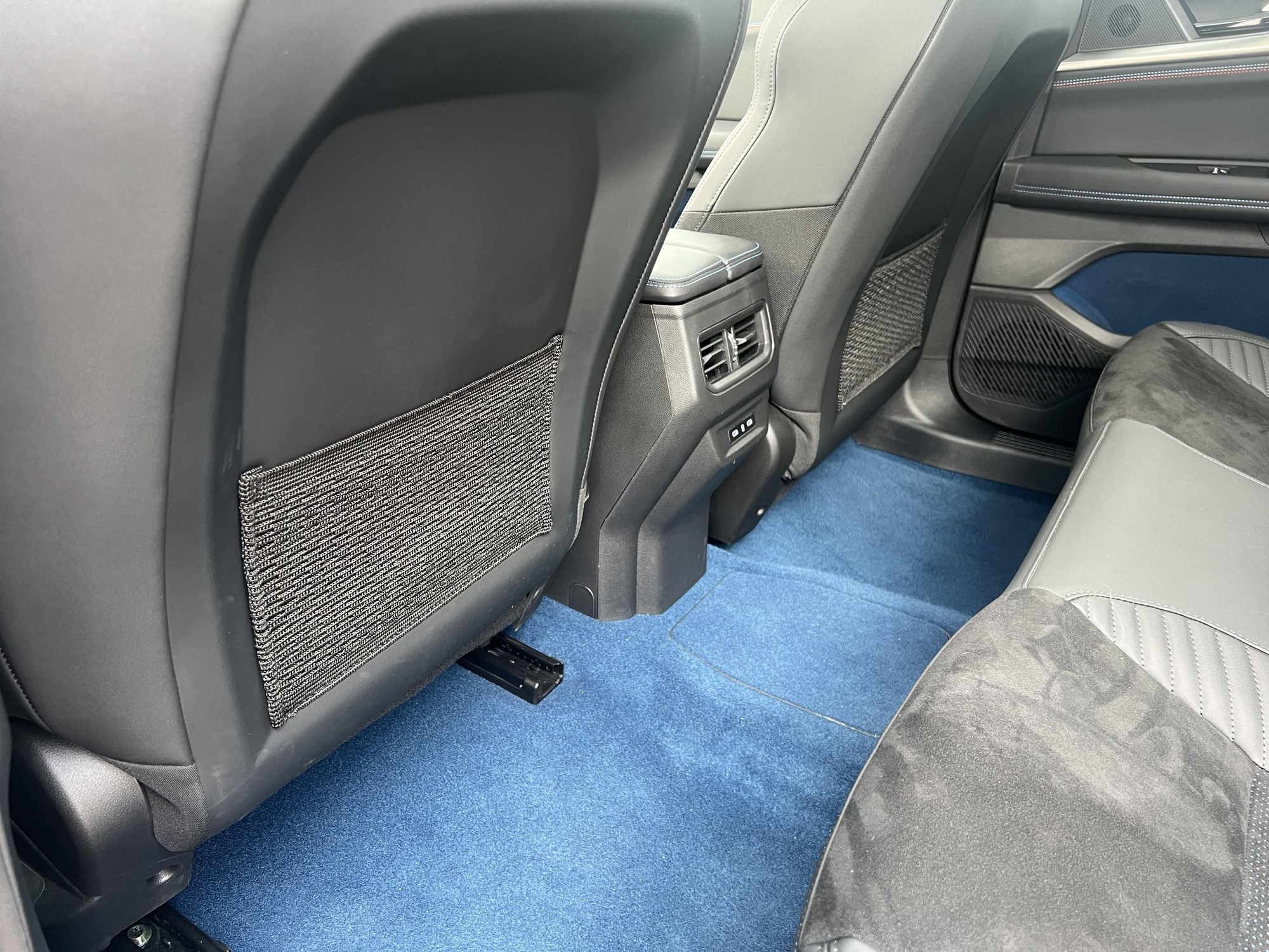 Plazas traseras del Renault Rafale Hyper Hybrid E-Tech 4x4.