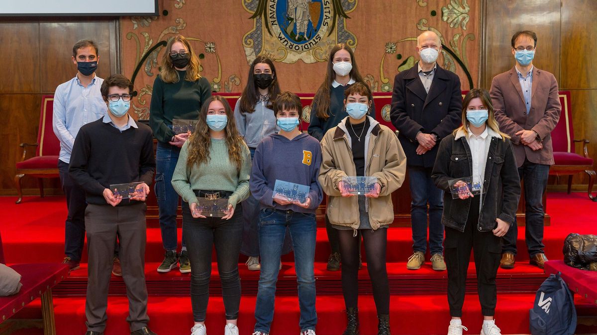 Los premiados en la X Olimpiada de Filosofía de Navarra.