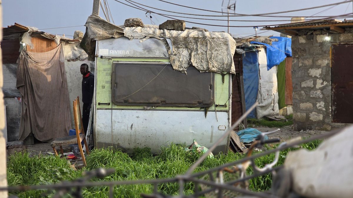 Estructuras del campo de Borgo Mezzanone, sin agua corriente ni alcantarillado.