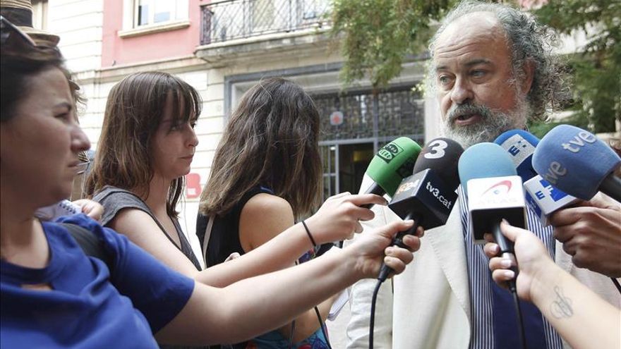 Barcelona reforzará la seguridad de sus agentes tras las agresiones de manteros