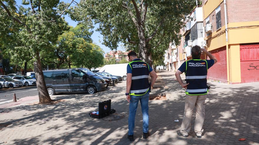 Armas de guerra, el símbolo de la "impunidad" criminal y el "fracaso" de las administraciones en las Tres Mil Viviendas de Sevilla