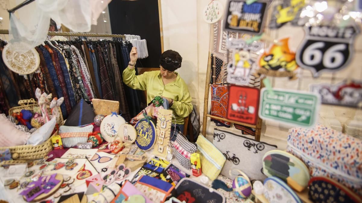 Mercadillo solidario “Ayúdanos a no olvidar” de la Asociación de Alzheimer